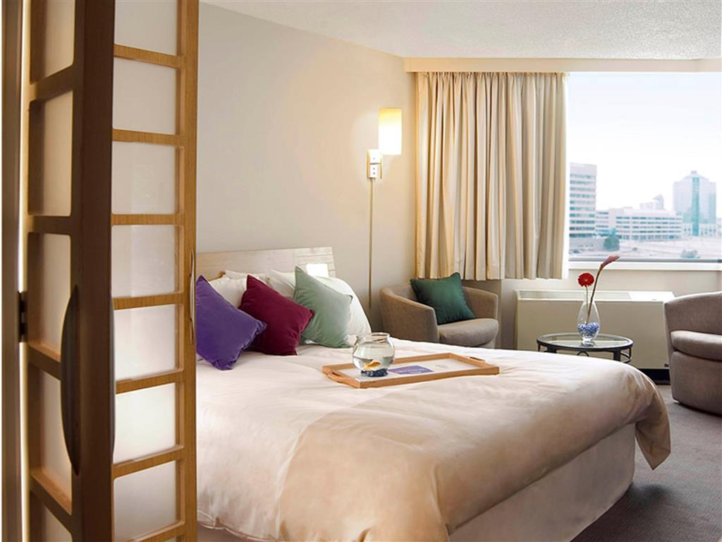 Novotel Toronto North York Екстер'єр фото