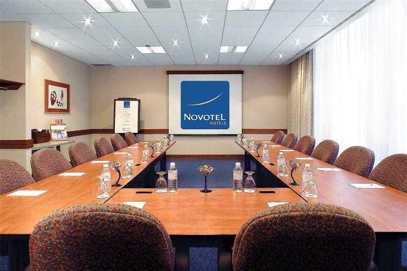 Novotel Toronto North York Екстер'єр фото