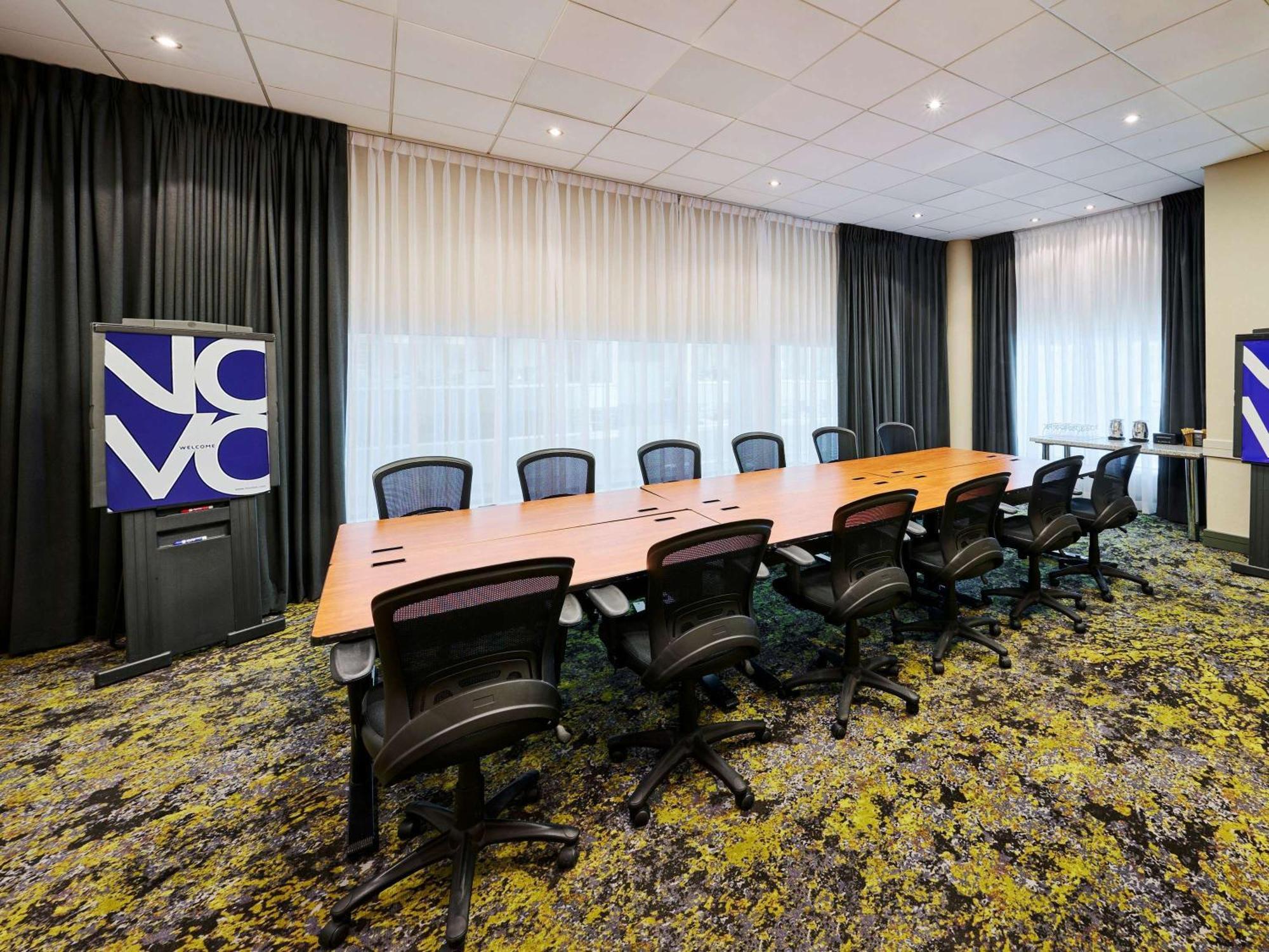 Novotel Toronto North York Екстер'єр фото