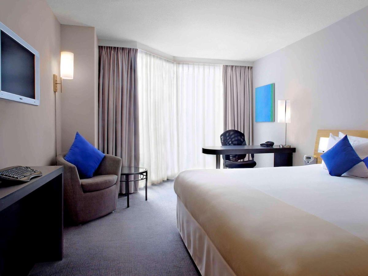Novotel Toronto North York Екстер'єр фото